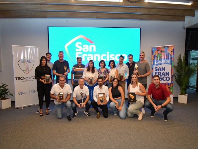 El municipio reconoció a "embajadores culturales" de la ciudad