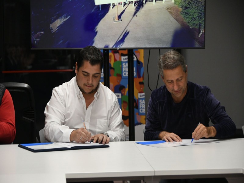 Bernarte suscribió convenio para aportar soluciones al vecinalismo