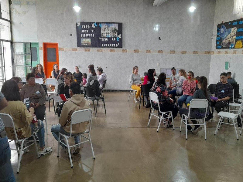 El municipio llevó a cabo el taller sobre “Crianza respetuosa” en guardería