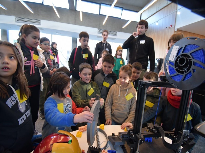 Los chicos ya disfrutan de la Escuela Tecnológica de Invierno en Tecnoteca