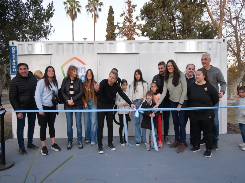 Quedaron inaugurados los baños públicos en la Plaza General Paz