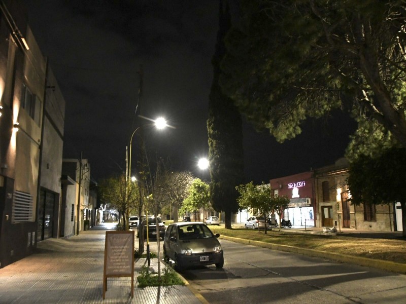 Microcentro sur: Continúa el reemplazo de luces de vapor de sodio por luminarias LED