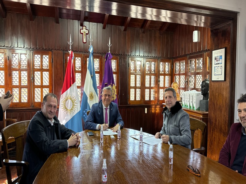 El municipio y la Facultad de Ciencias Médicas acordaron la realización de cursos para la profesionalización y formación del personal sanitario municipal