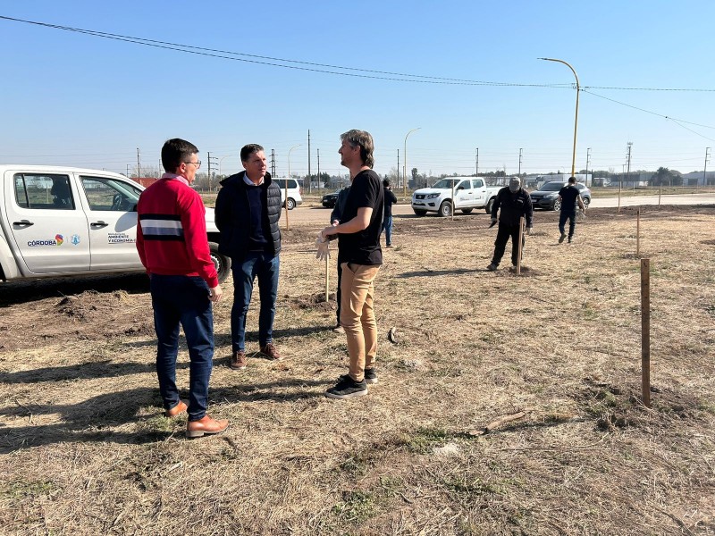 Se plantaron 500 ejemplares de especies autóctonas en el Parque Industrial