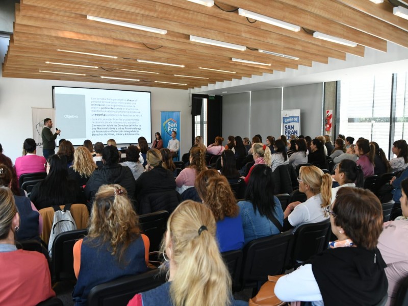 Personal de guarderías municipales se capacitó sobre abuso sexual, violencia y maltrato en la infancia