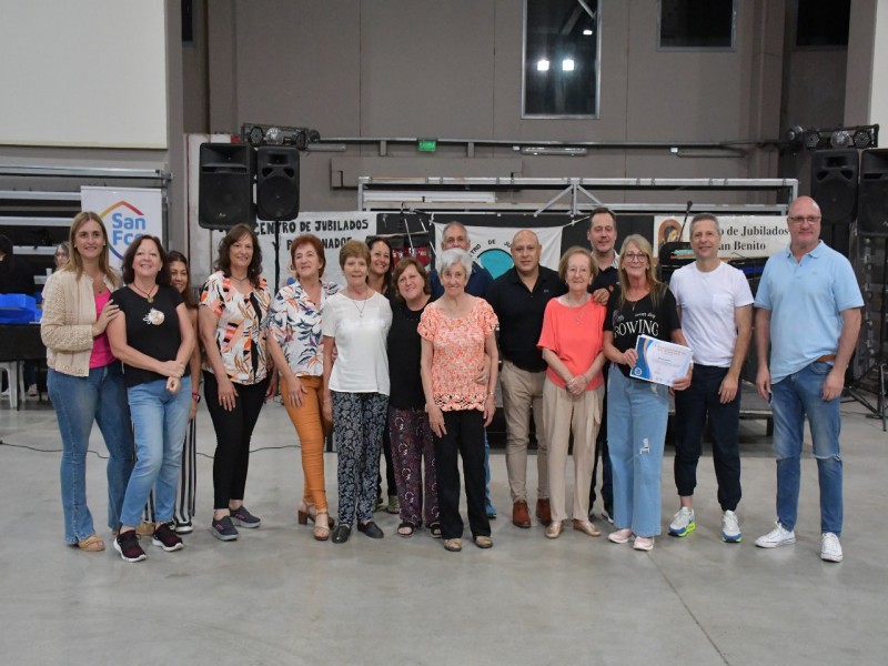 Se entregaron los certificados a los adultos mayores participantes de los talleres municipales