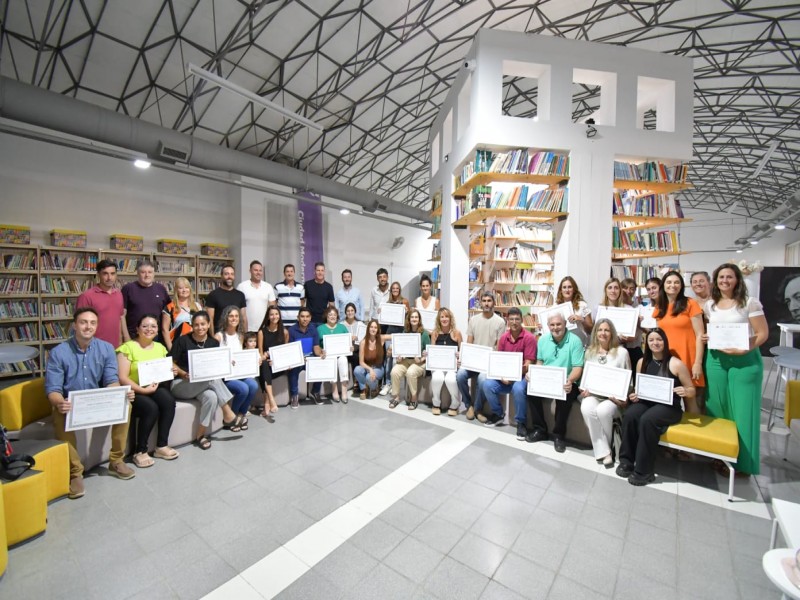 Se entregaron los certificados de las Diplomaturas dictadas por la UNC en San Francisco