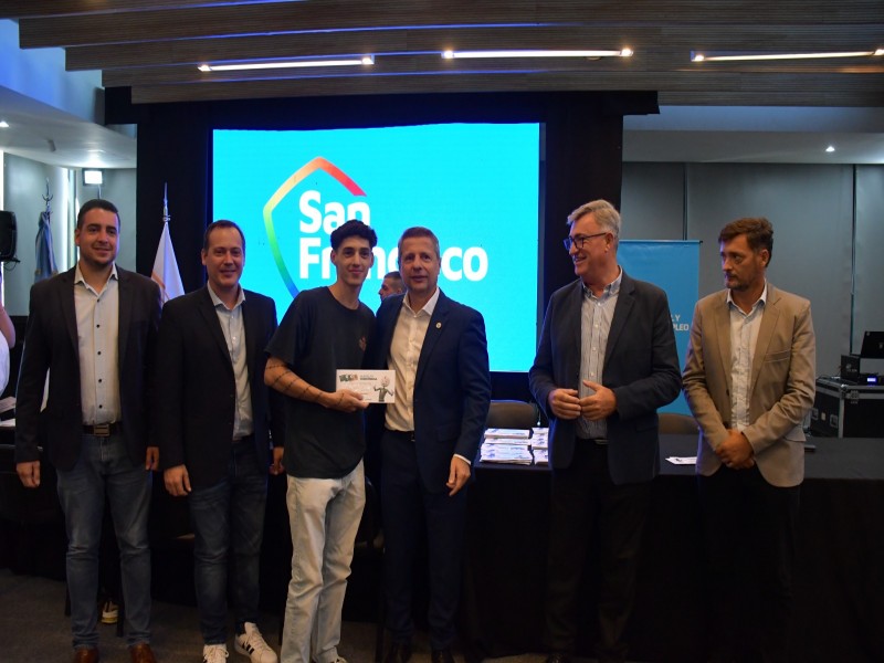 Se entregaron las tarjetas de débito a 110 jóvenes beneficiarios del PPP