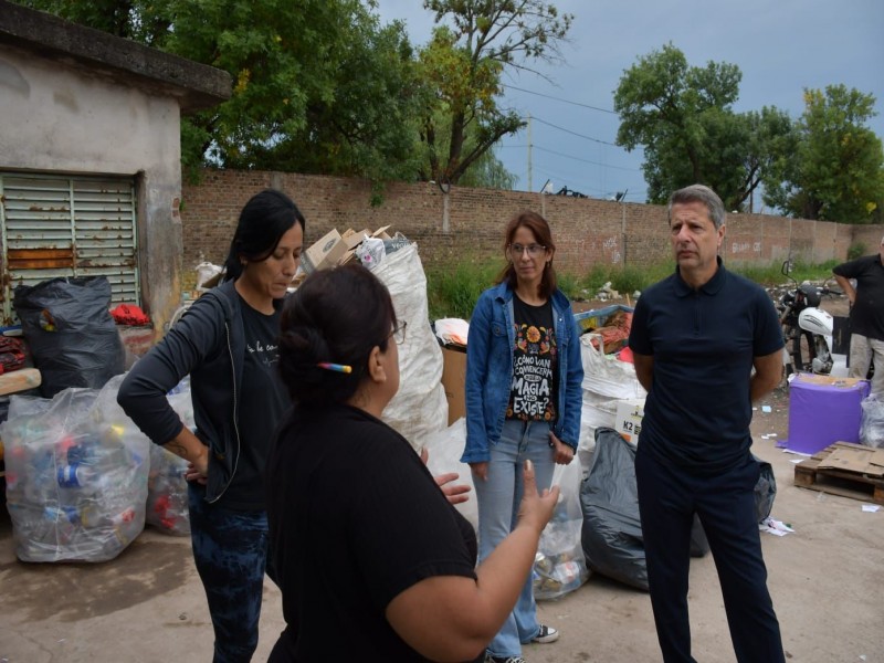 La cooperativa “San Francisco Recicla” ya funciona en el corralón municipal