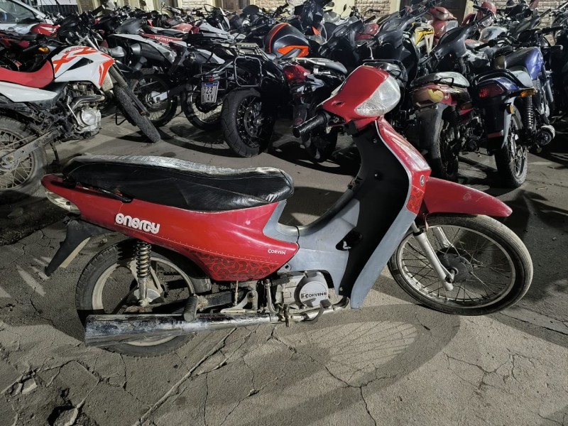 Dos jóvenes detenidos luego de amenazar con un arma de fuego a personal de la Guardia Local