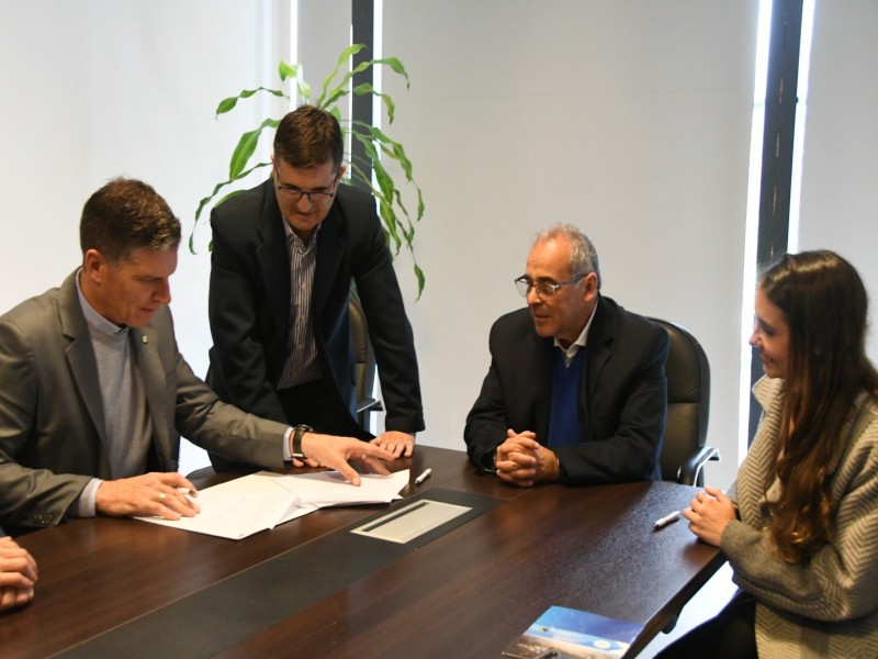 Parque Industrial: se firmó un convenio para fomentar la competitividad en las empresas