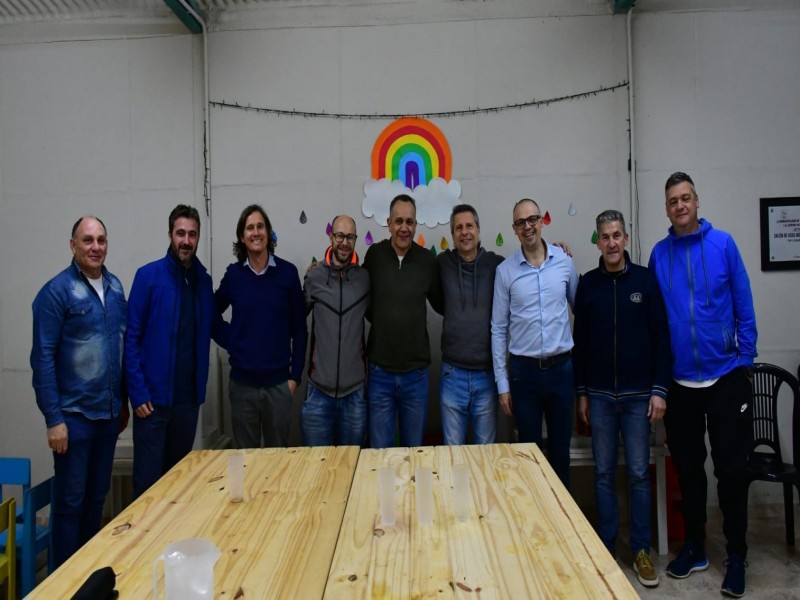 Bernarte y parte de su equipo de gobierno visitaron los barrios Maipú y 20 de Junio