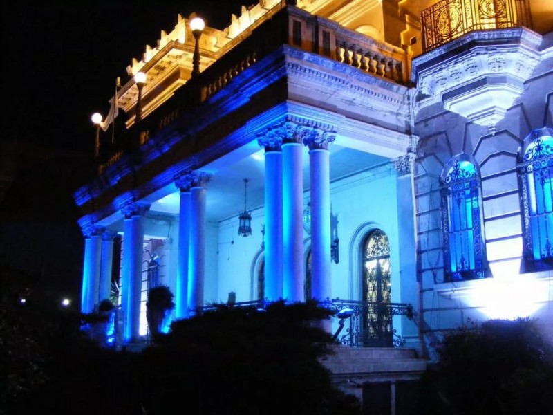 Municipio iluminará edificios públicos por el Día Provincial de la Adopción