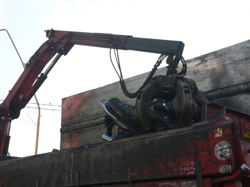 Se compactaron 330 motos y 33 automóviles incautados por la Municipalidad