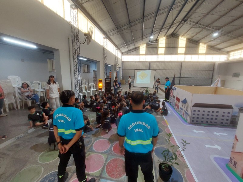 Municipalidad de San Francisco brindó una Jornada de Educación Vial a niños de la Escuela y Jardín “Domingo F. Sarmiento” de El Fortín
