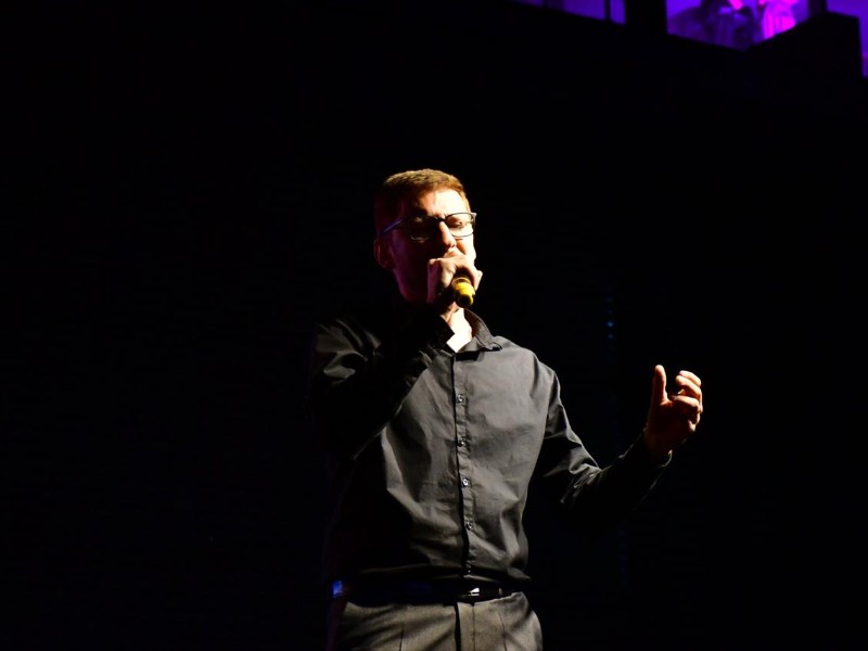 Vuelve “En voz baja al Teatrillo”: este jueves Exequiel Trucco