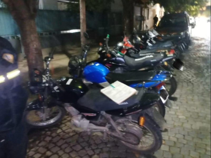 24 motocicletas retenidas por distintas infracciones en control interfuerzas